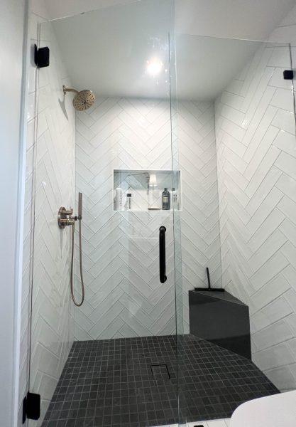 Black-White-Shower-Design