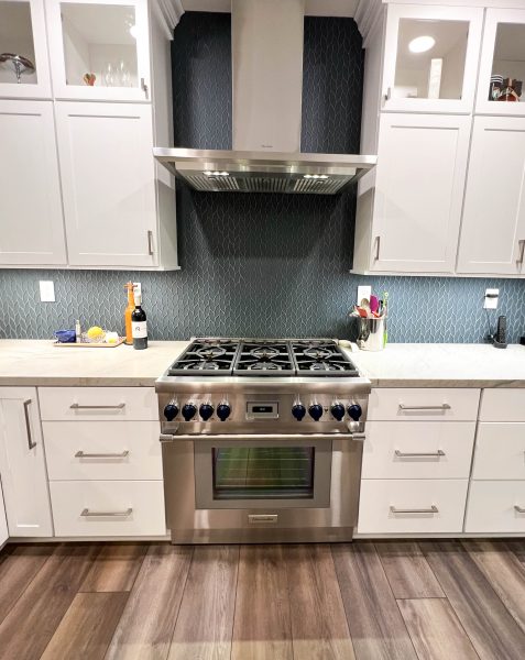 Blue-Glass-Mosaic-Backsplash