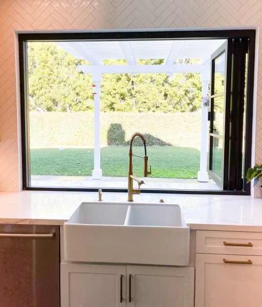 La-Cantina-Open-Window