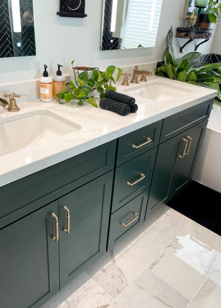 Bold-bathroom-design