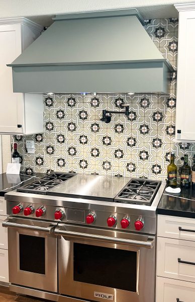 Spanish-inspired-kitchen-backsplash-tile