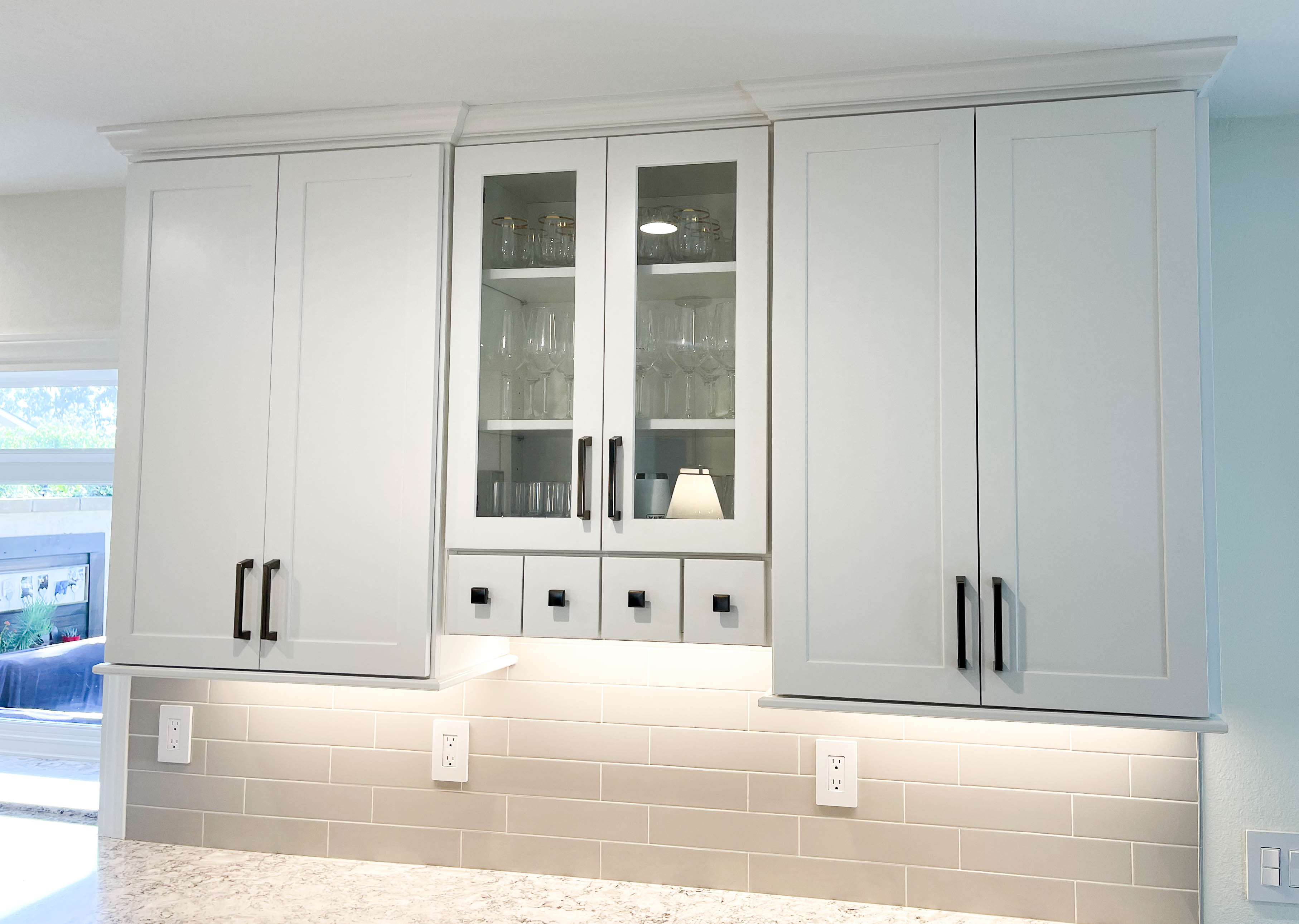 Glass-kitchen-cabinets