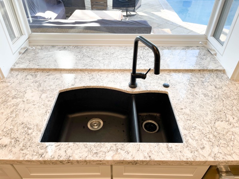 Matte-black-kitchen-fixtures