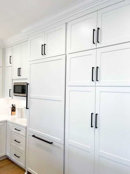 Matte-black-cabinetry-handles