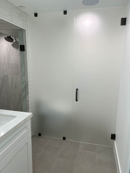 Frosted-Glass-Water-Closet