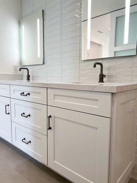 Glass-Vanity-Backsplash-Tile