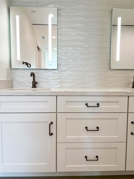 Modern-Coastal-Bathroom-Design