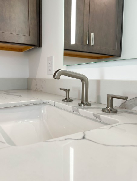 Stainless-Steel-Bathroom-Fixtures