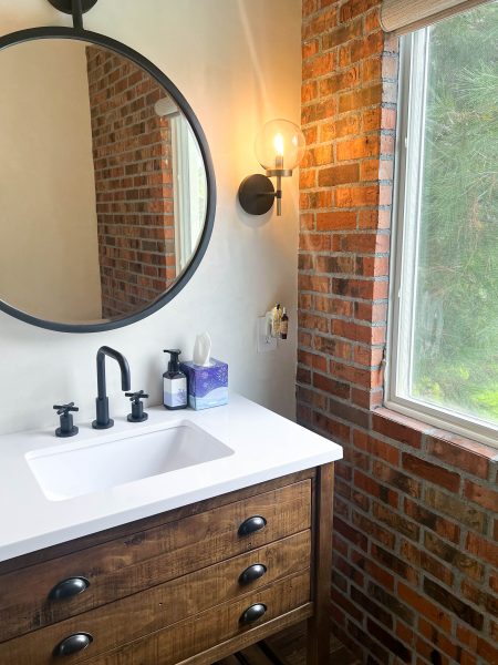Guest-bathroom-with-brick