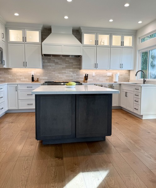 Two-Tone-Kitchen-Design