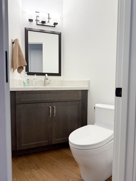 Warm-Tone-Powder-Bathroom