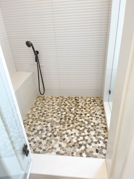 Walk-in-shower-with-pebble-floor