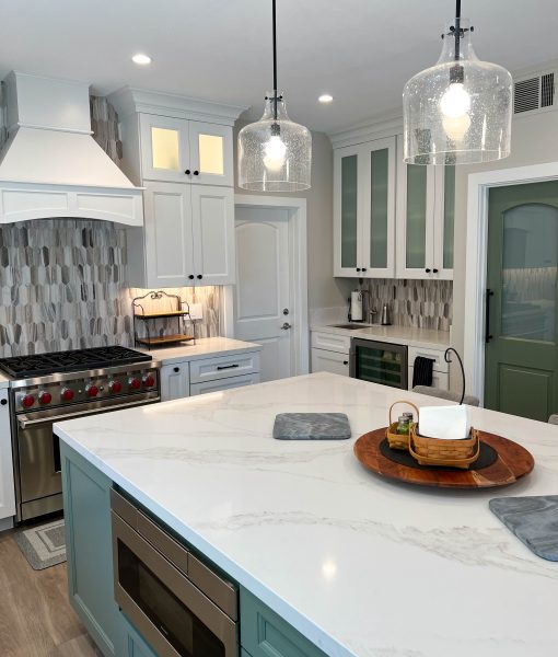 Quartz-Countertops-with-Green-Island