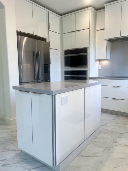 Slab-Front-Kitchen-Cabinetry