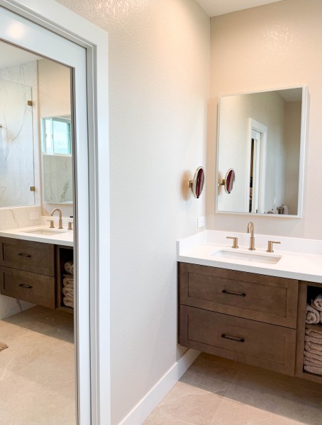 Warm-Tone-Bathroom-Design