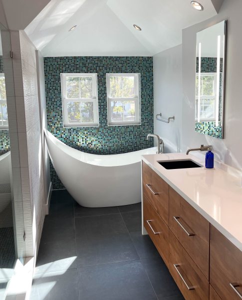 Custom-Glass-Tile-Backsplash