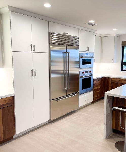 Two-toned-kitchen-cabinets