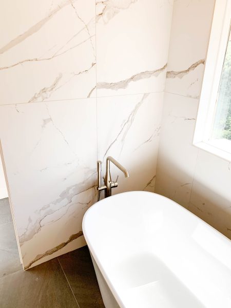 Modern-Marble-Bathroom-Design