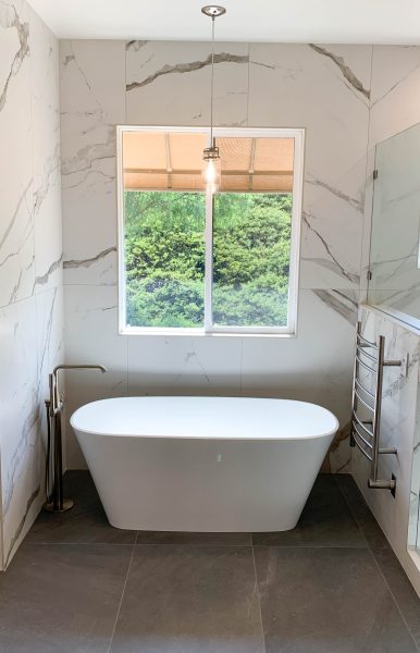 Stand-alone-master-bath-tub