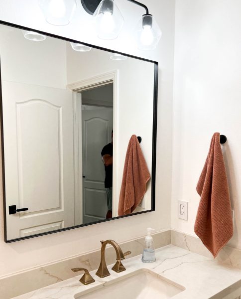 Sleek-bathroom-accessories