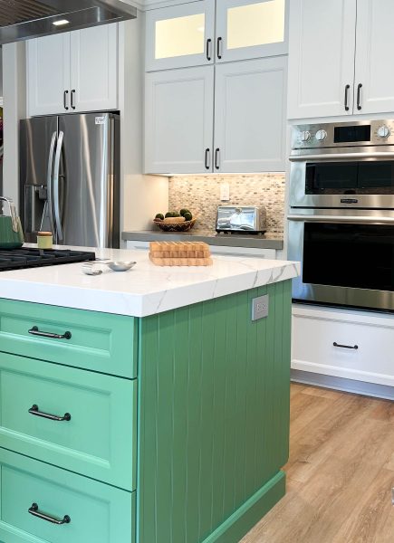 Green-and-white-kitchen-design