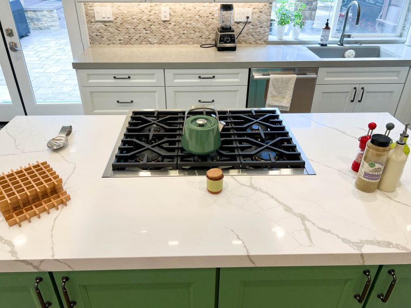 Vadara-Quartz-with-Green-Island