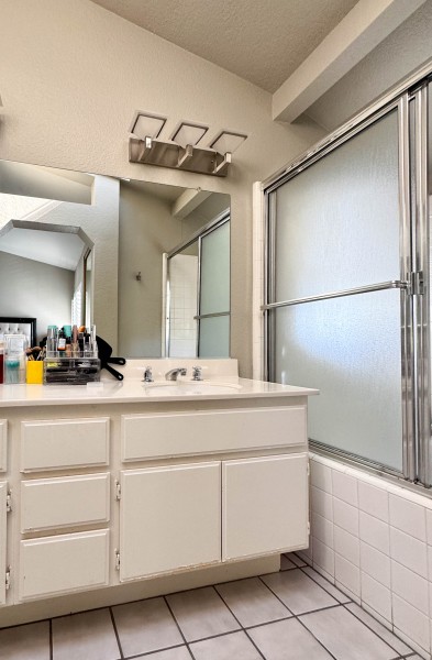 Original-White-Vanity-Design