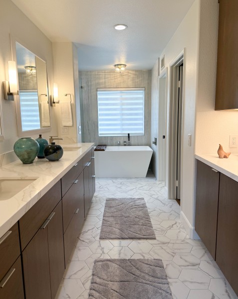 Organic-Modern-Primary-Bathroom-Design