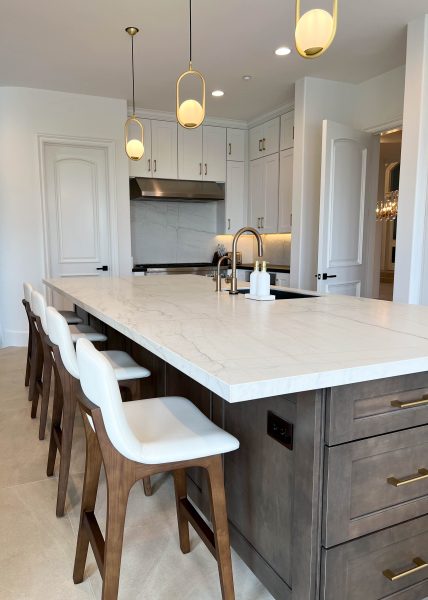 Warm-wood-toned-kitchen