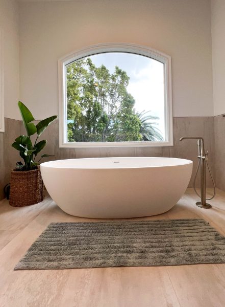 Freestanding-Tub-with-Tile-Wainscoting