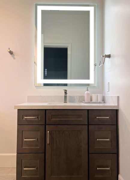 Wood-Tone-Guest-Bathroom