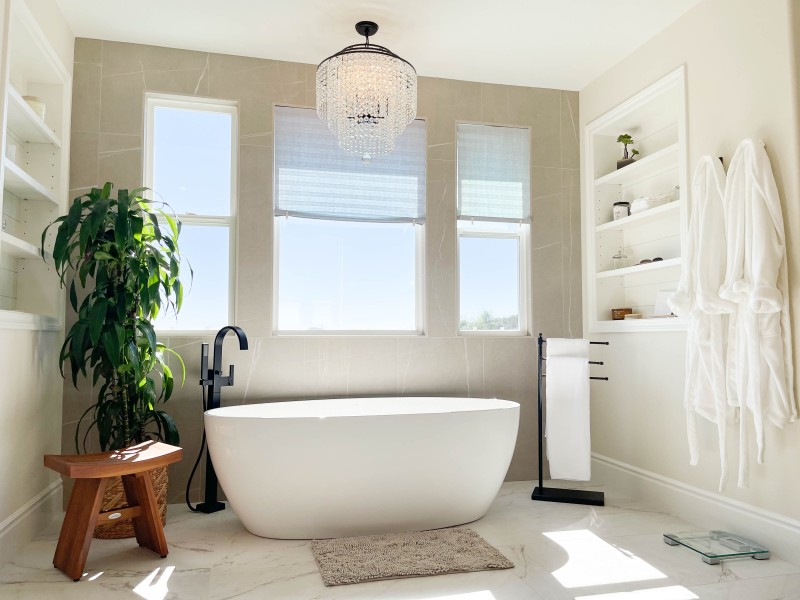 Elegant-master-bathroom