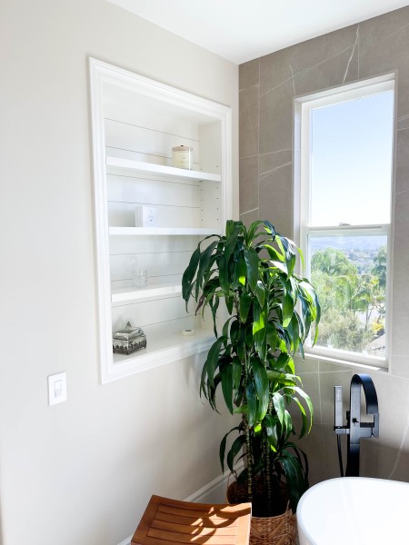 Tiled-bathroom-feature-wall
