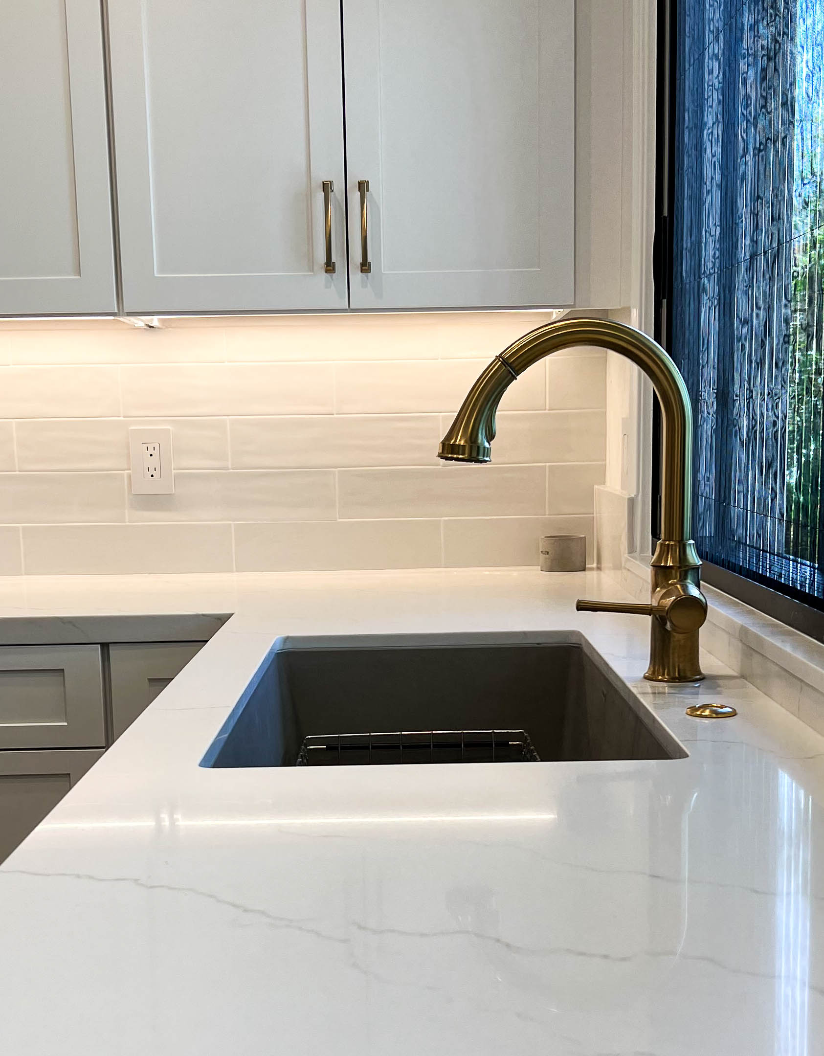 Undermount-kitchen-sink