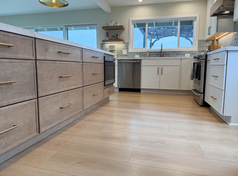 Coastal-Tones-Kitchen-Cabinetry