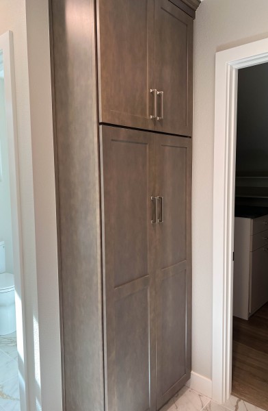 Bathroom-Linen-Cabinetry
