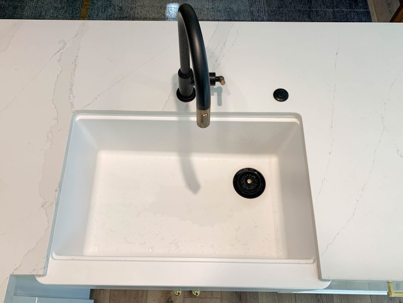 Farmhouse-Sink-Black-Accessories