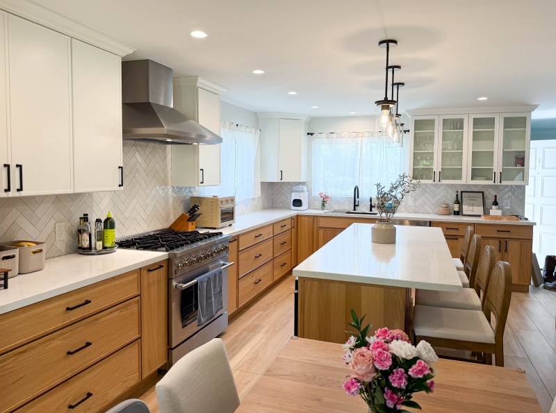 Kitchen-with-Dine-In-Seating