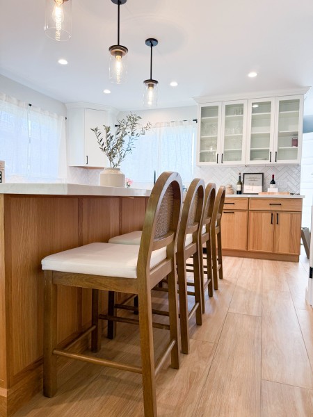 White-Oak-Kitchen-Island-with-Seating