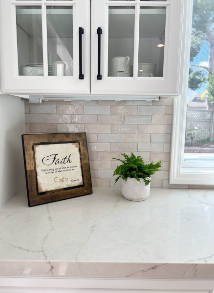 Tonal-Subway-Backsplash