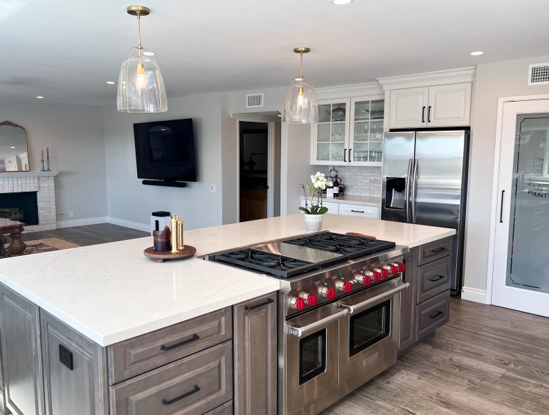 Two-Tone-Kitchen-Cabinetry