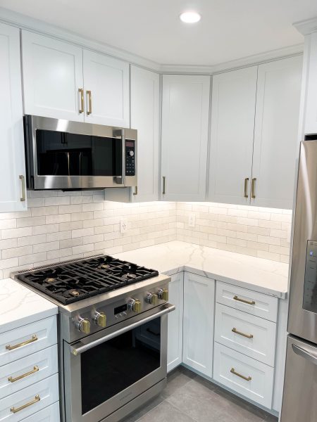 Clean-white-kitchen