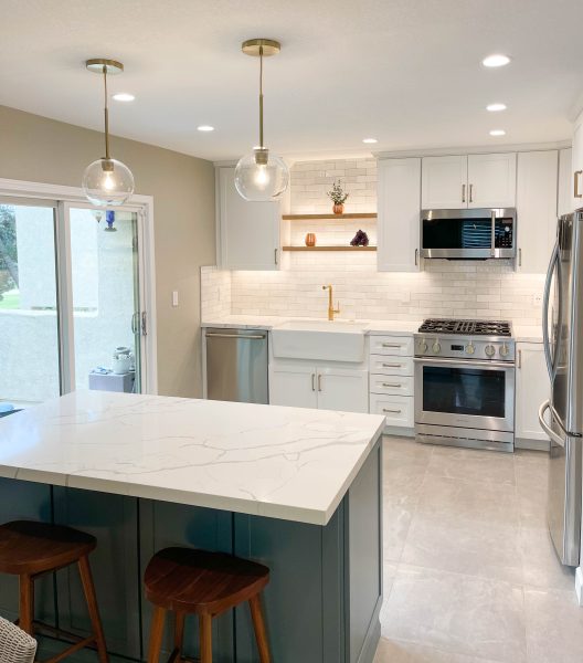 Two-toned-transitional-kitchen