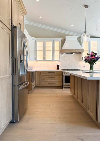 Lighted-Kitchen-Cabinets