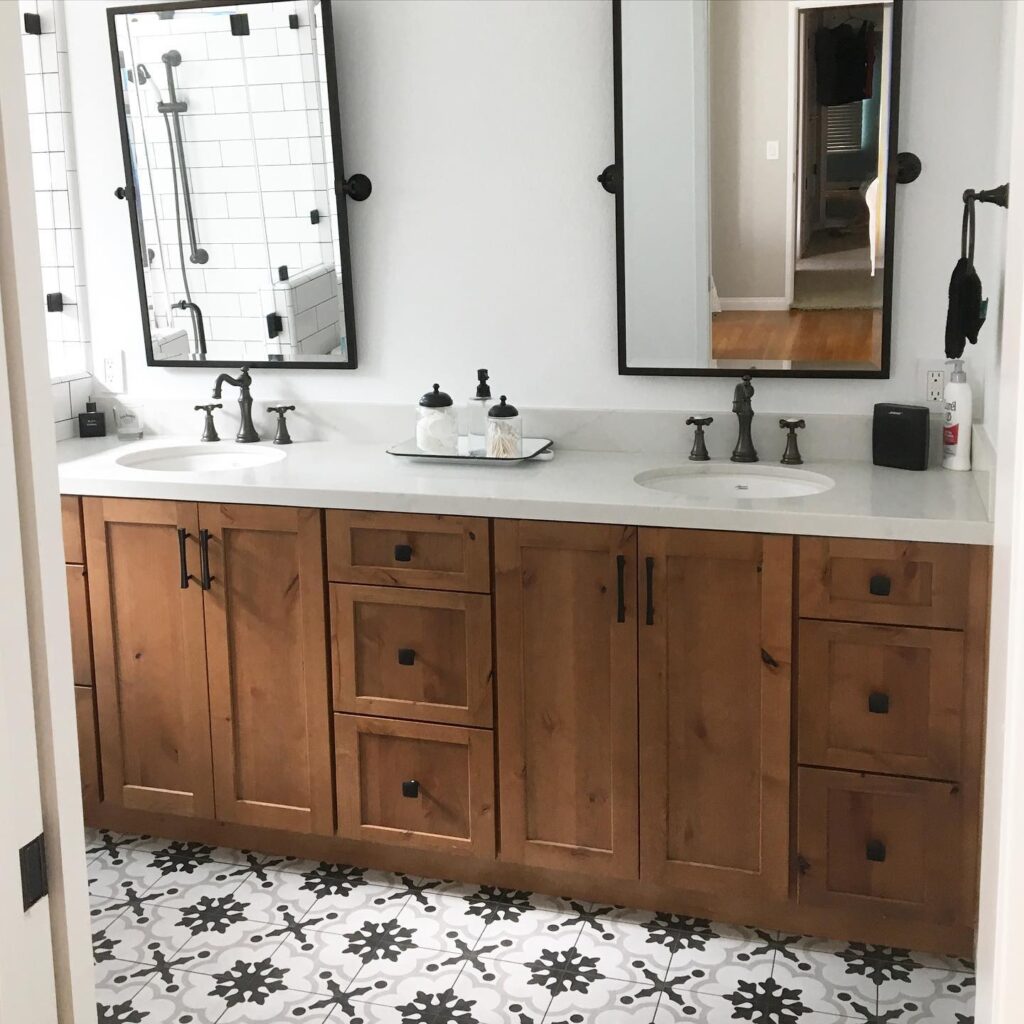 Orange County bathroom designers update Forest Hills bathroom with ranch details