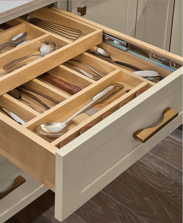 https://www.inspiredremodels.com/wp-content/uploads/2023/09/masterbrand-cutlery-divider.jpg